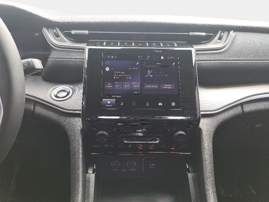 Certified 2025 Jeep Grand Cherokee Altitude AWD/4WD image 21