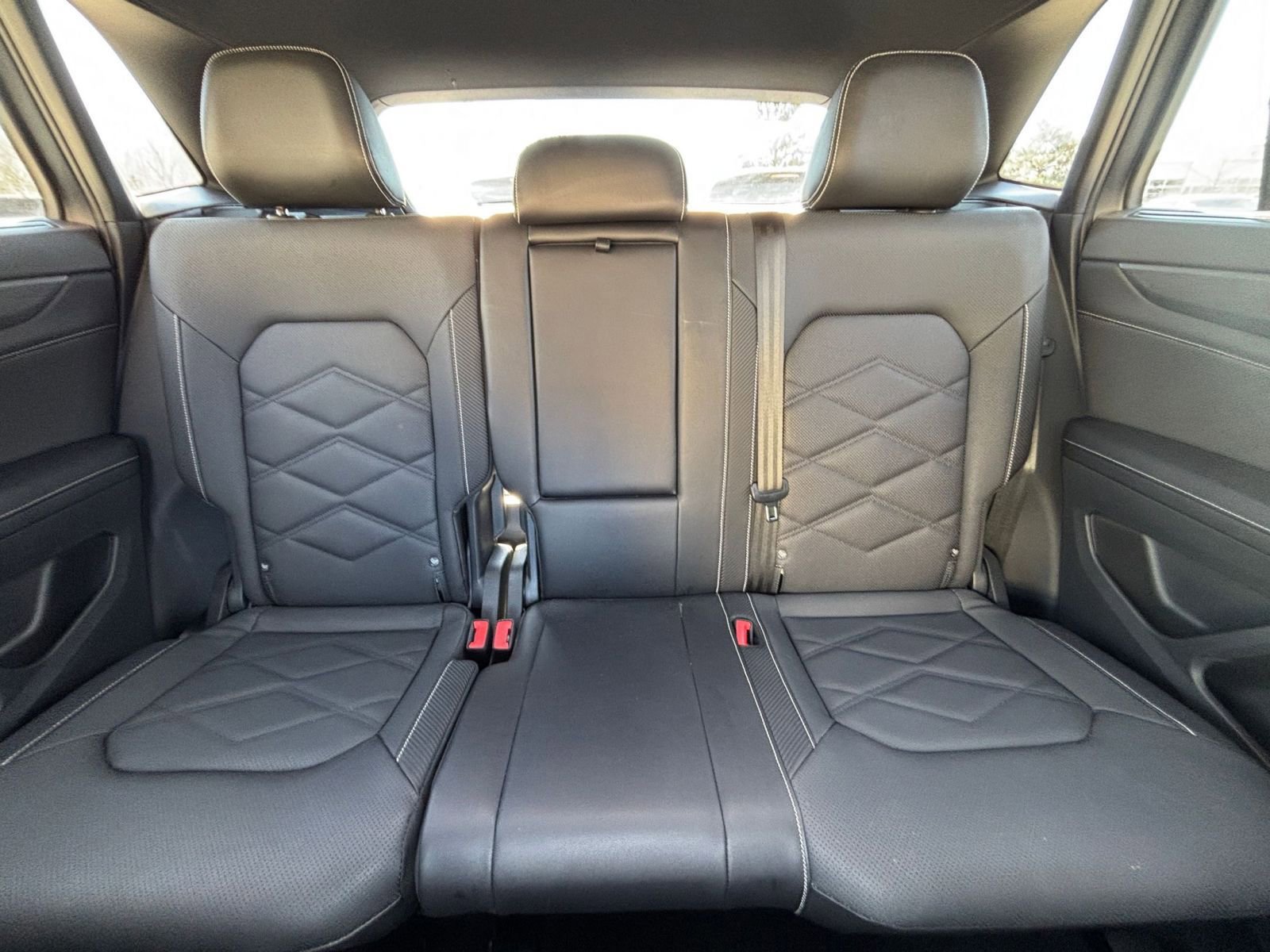 Used 2025 Volkswagen Atlas Cross Sport SE image 41