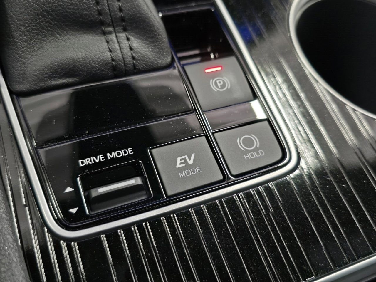 New 2026 Toyota Sienna XLE Woodland Edition image 8