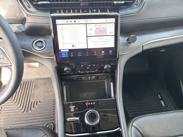 Used 2023 Jeep Grand Cherokee Limited w/ Luxury Tech Group II AWD/4WD image 24
