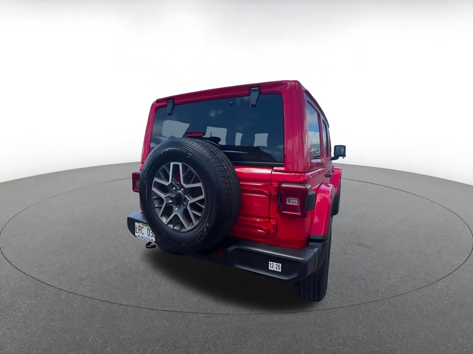 Used 2025 Jeep Wrangler Unlimited Sahara AWD/4WD image 12