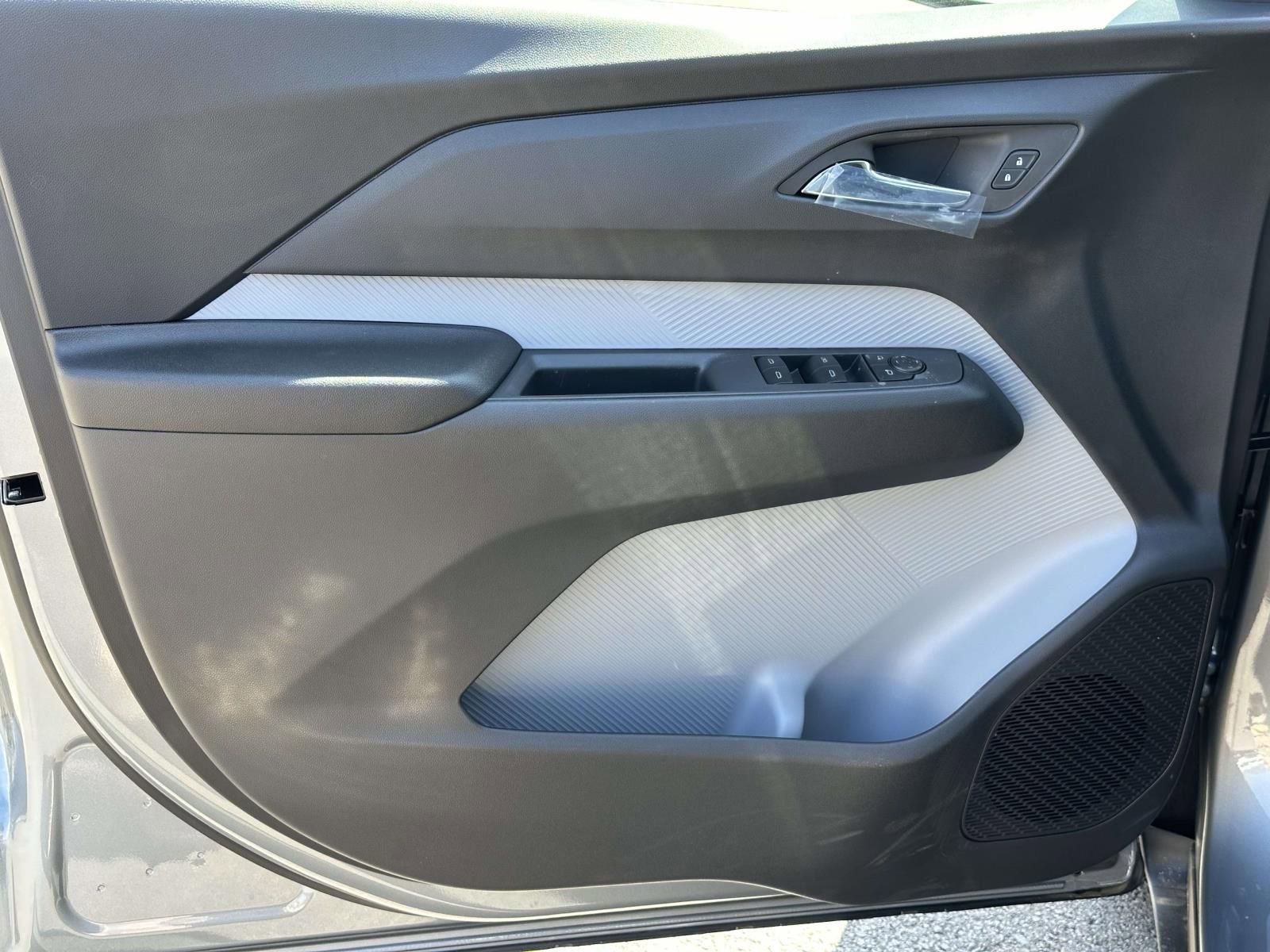 New 2027 Chevrolet Bolt LT w/ Comfort Package FWD image 18