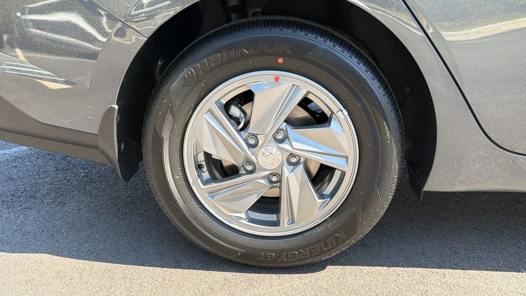 New 2026 Hyundai Elantra SE image 17