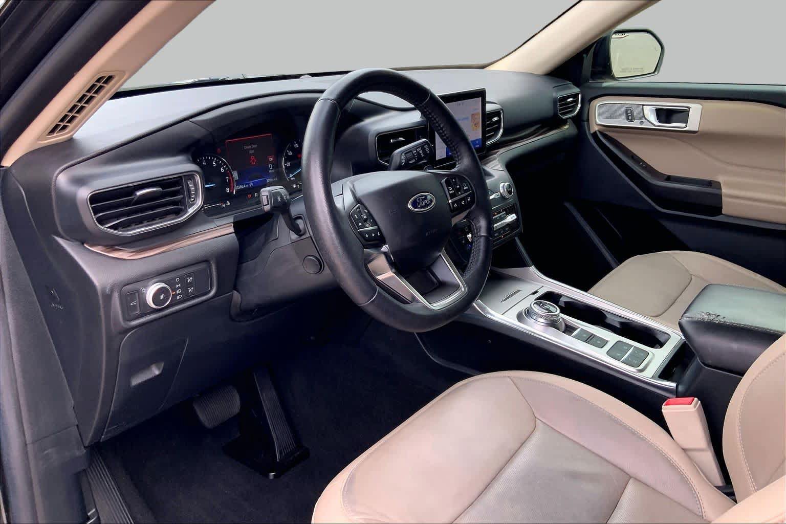 Used 2020 Ford Explorer Limited RWD image 18