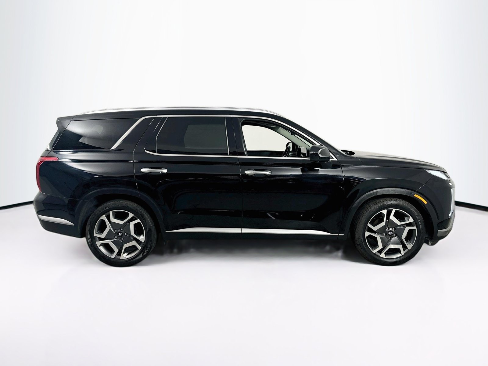 Used 2023 Hyundai Palisade SEL w/ Cargo Package AWD/4WD image 4