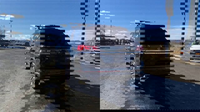 Used 2022 Volkswagen Atlas SEL Premium image 7