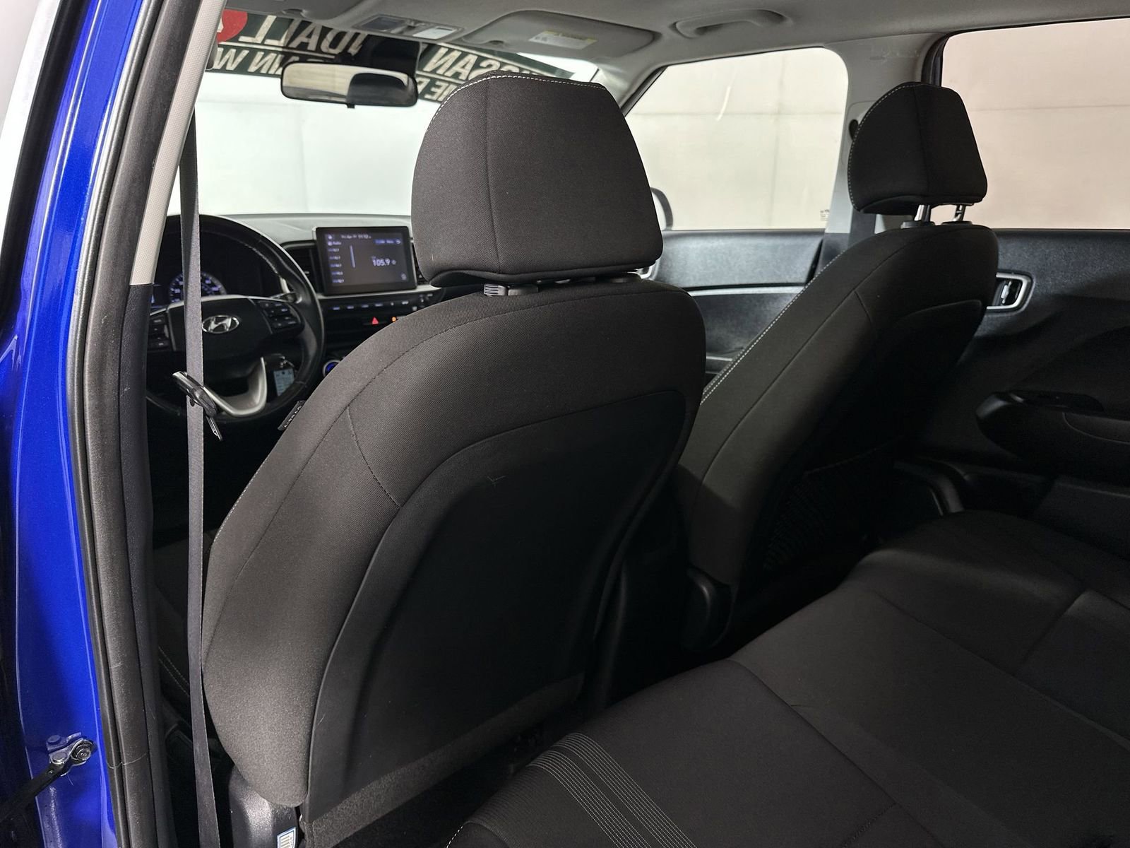Used 2022 Hyundai Venue SEL FWD image 24
