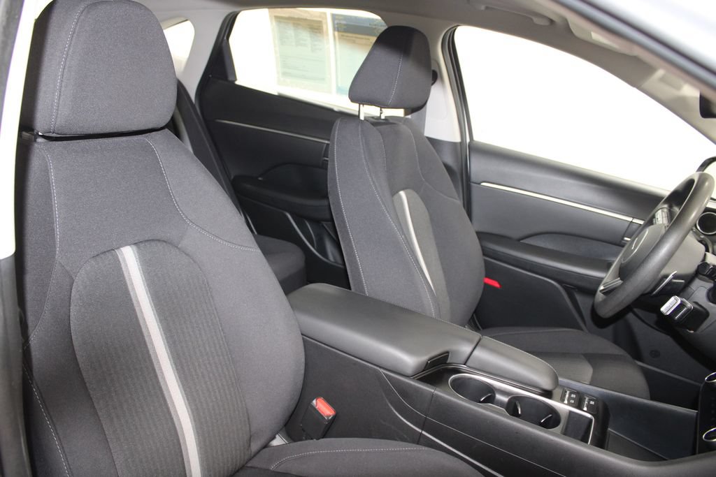 Used 2025 Hyundai Sonata SEL FWD image 22