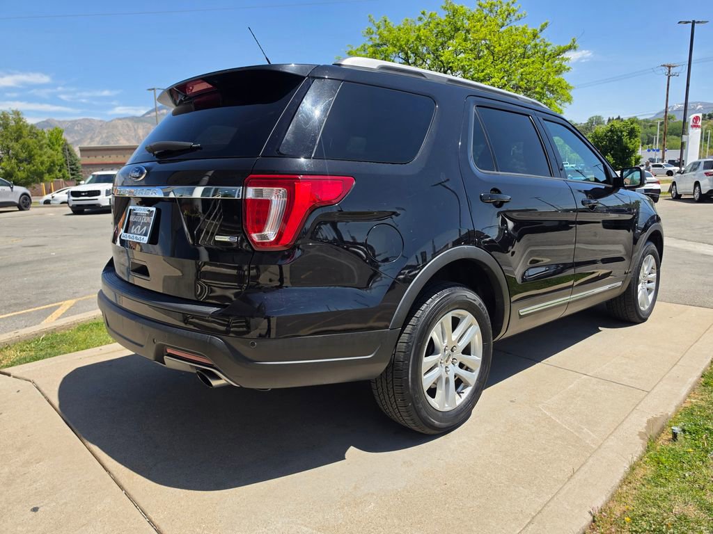 Used 2019 Ford Explorer XLT w/ Equipment Group 202A AWD/4WD image 5