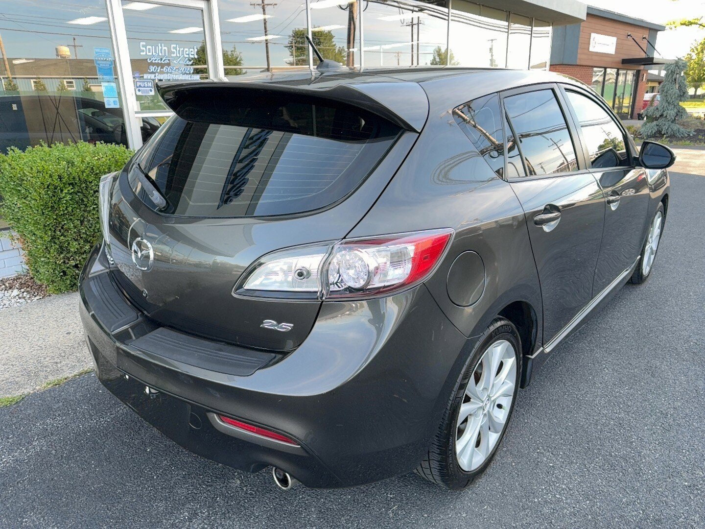 Used 2010 MAZDA MAZDA3 s Grand Touring FWD image 3