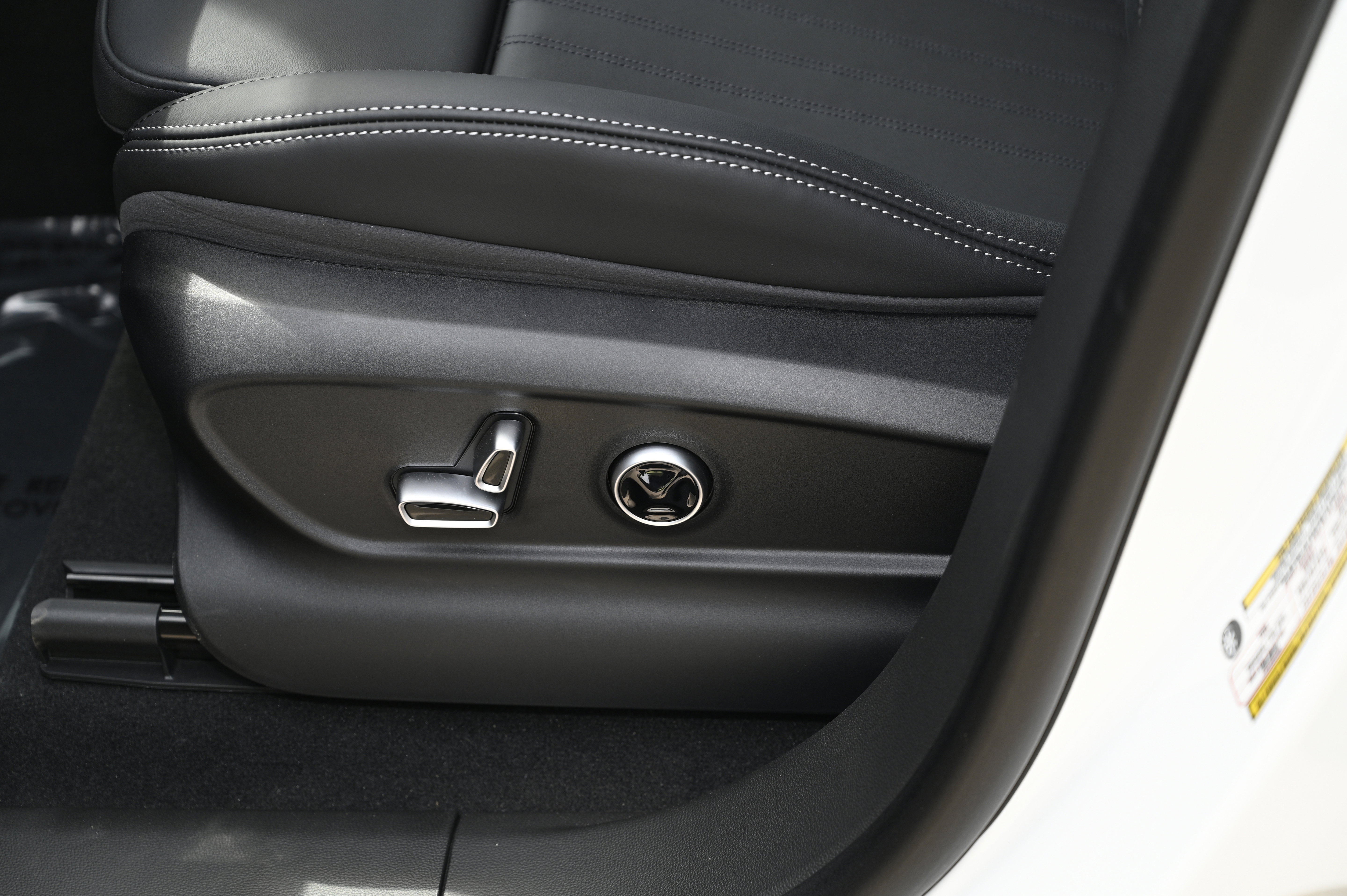 New 2025 Maserati Grecale GT image 21