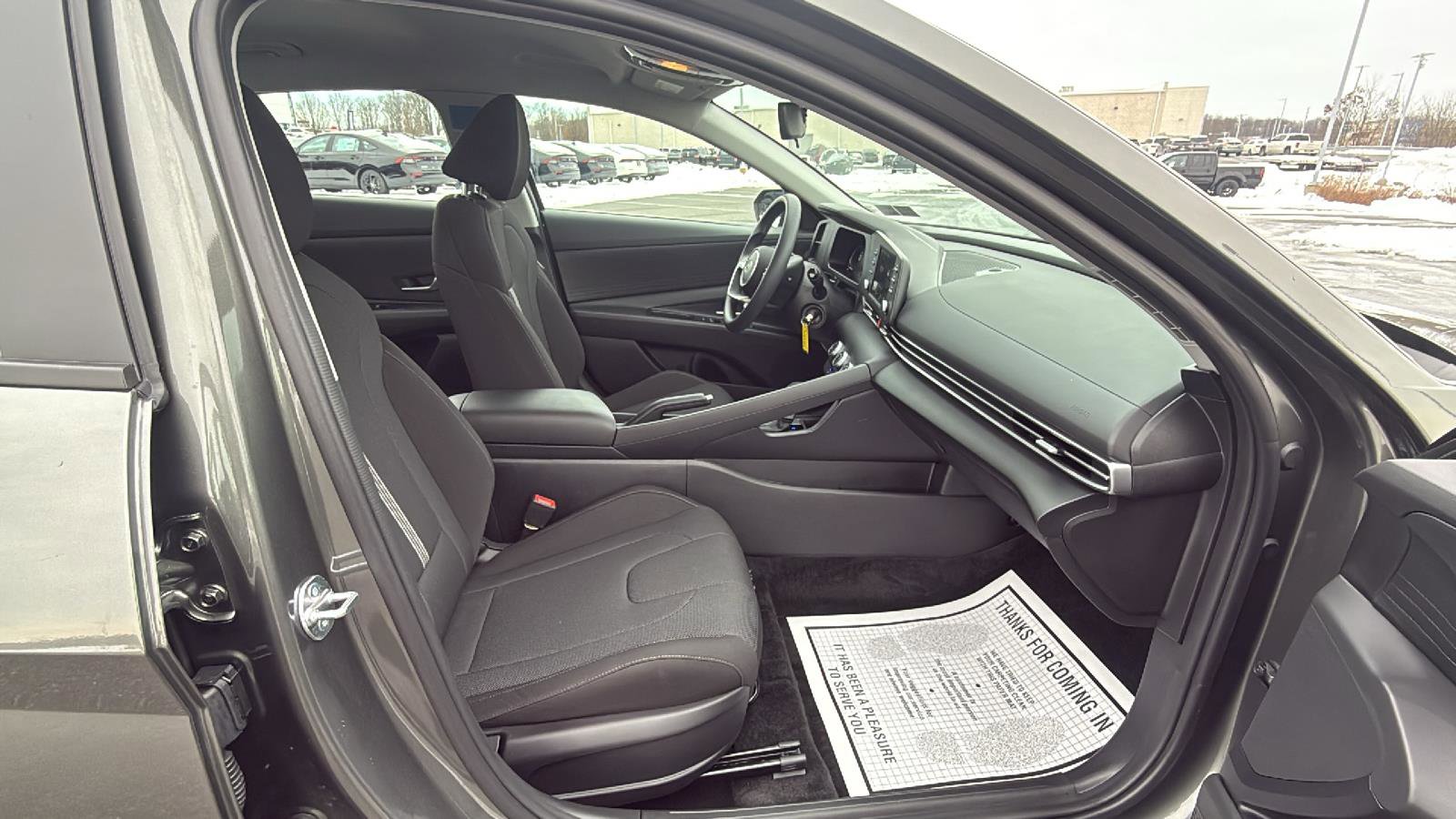 Used 2025 Hyundai Elantra SE image 19