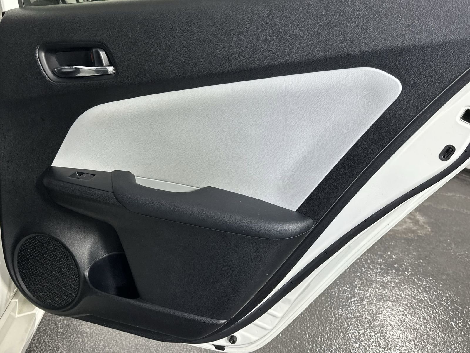 Used 2019 Toyota Prius Limited image 34