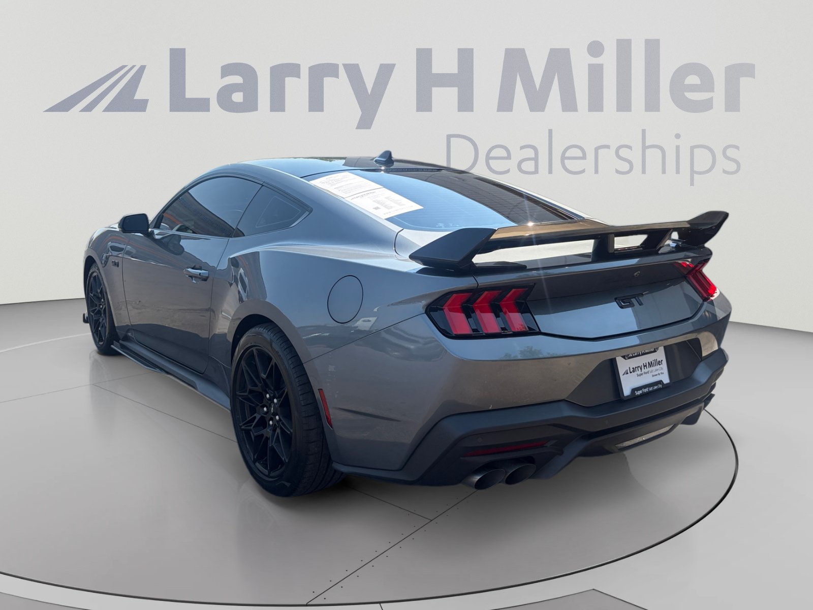 Used 2025 Ford Mustang GT Premium RWD image 3