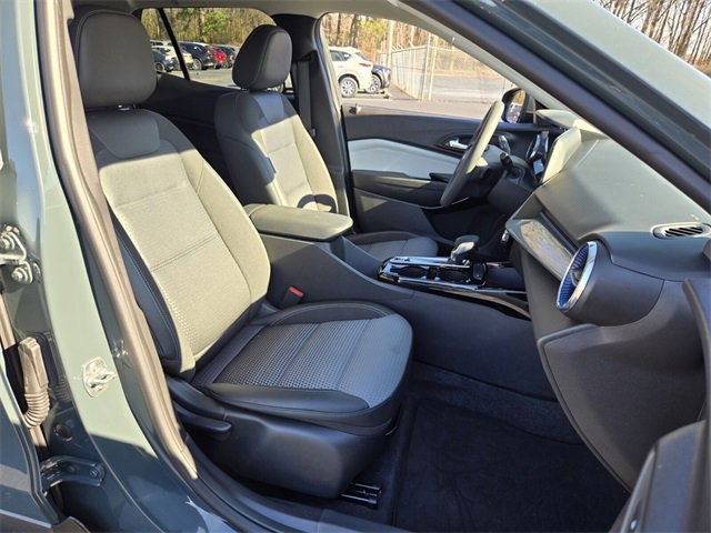 Used 2025 Chevrolet Trax LT image 15