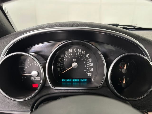 Used 2005 Chevrolet SSR w/ Preferred Equipment Group image 17