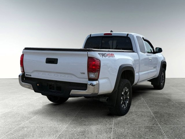 Used 2017 Toyota Tacoma TRD Off-Road w/ Tow Package image 5