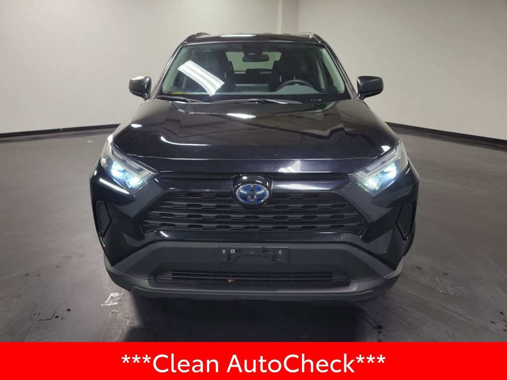 Used 2024 Toyota RAV4 LE AWD/4WD image 3