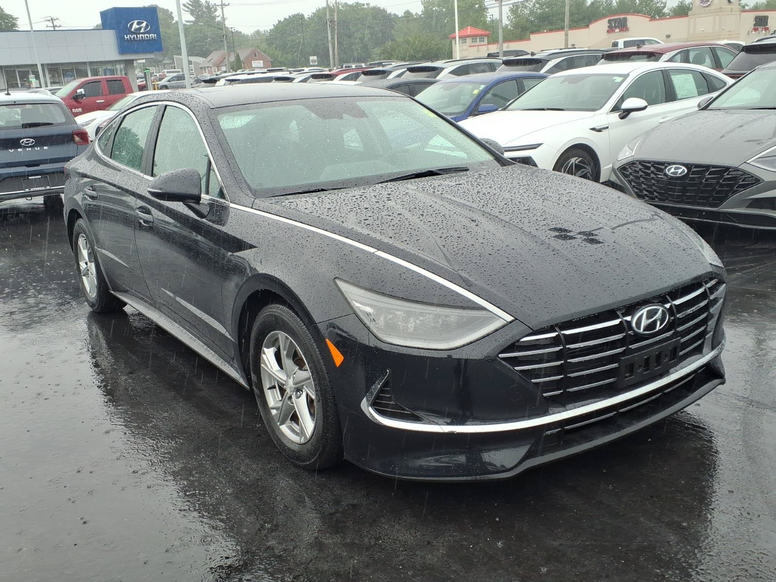 Certified 2023 Hyundai Sonata SE w/ Cargo Package FWD image 3
