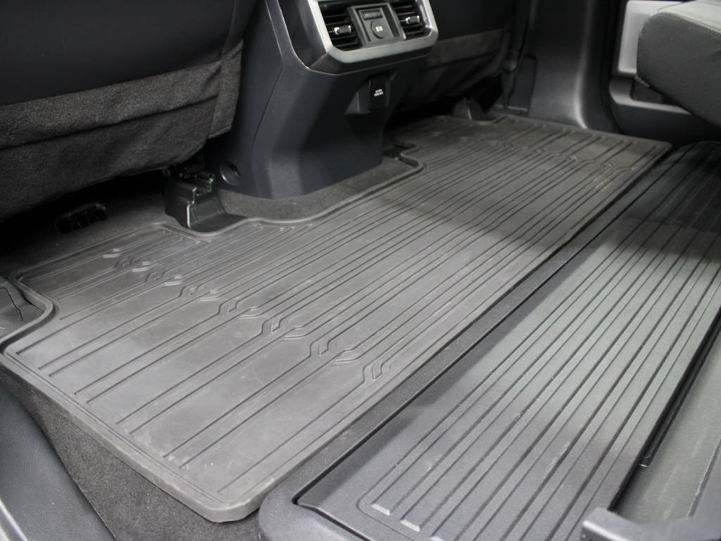 Used 2026 Ford F250 Platinum w/ FX4 Off-Road Package AWD/4WD image 76