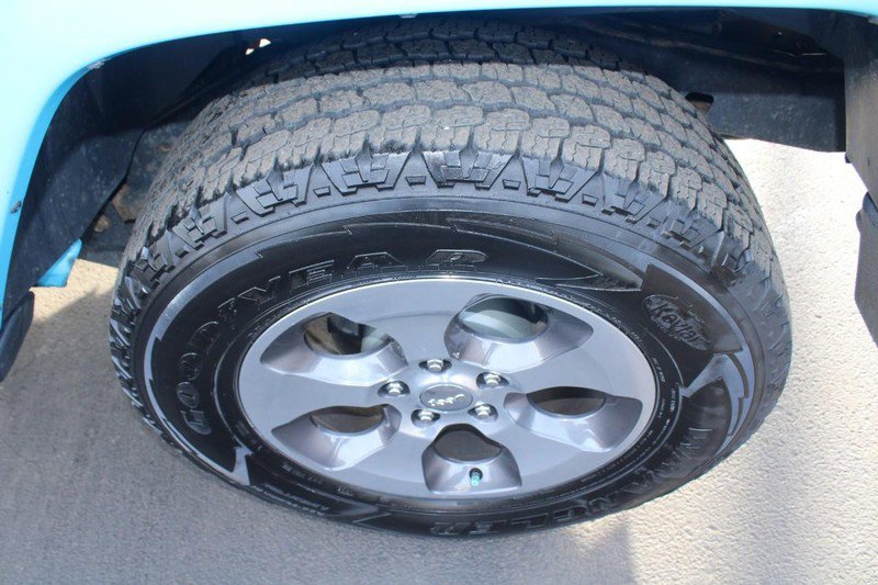 Used 2017 Jeep Wrangler Unlimited Sahara w/ Connectivity Group image 8