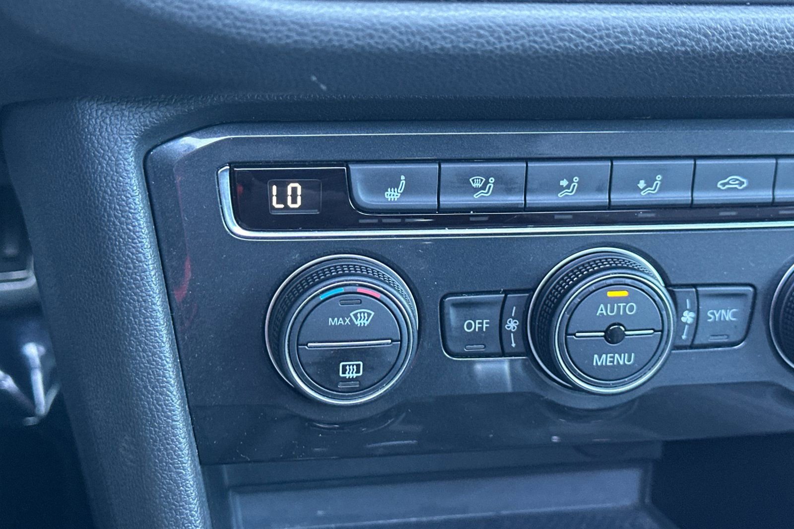 Used 2019 Volkswagen Tiguan SEL R-Line image 30