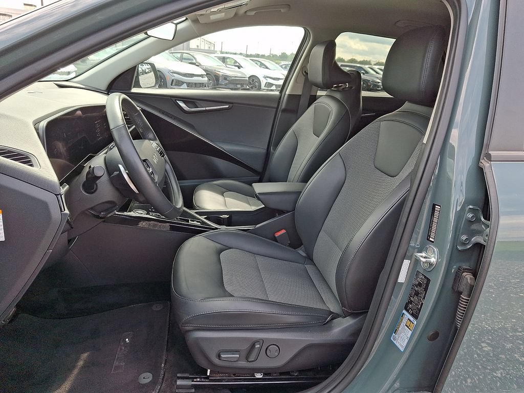 Certified 2023 Kia Niro Wind w/ Wind Preserve Package FWD image 13