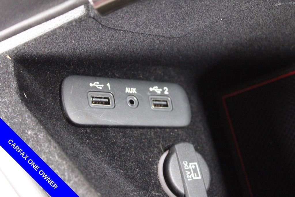 Used 2019 Dodge Challenger SXT image 33