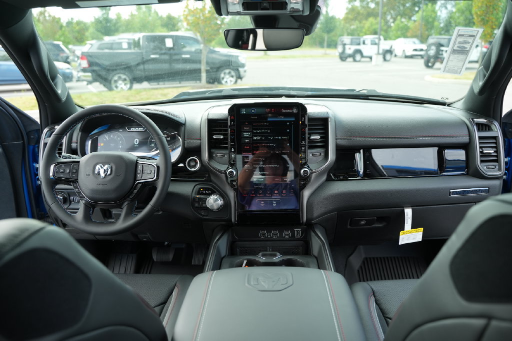 New 2026 RAM 1500 Laramie AWD/4WD image 22
