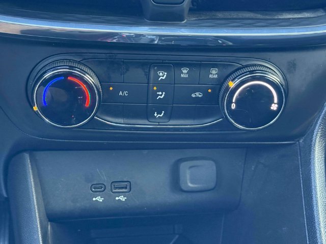Used 2024 Buick Encore GX Preferred FWD image 26