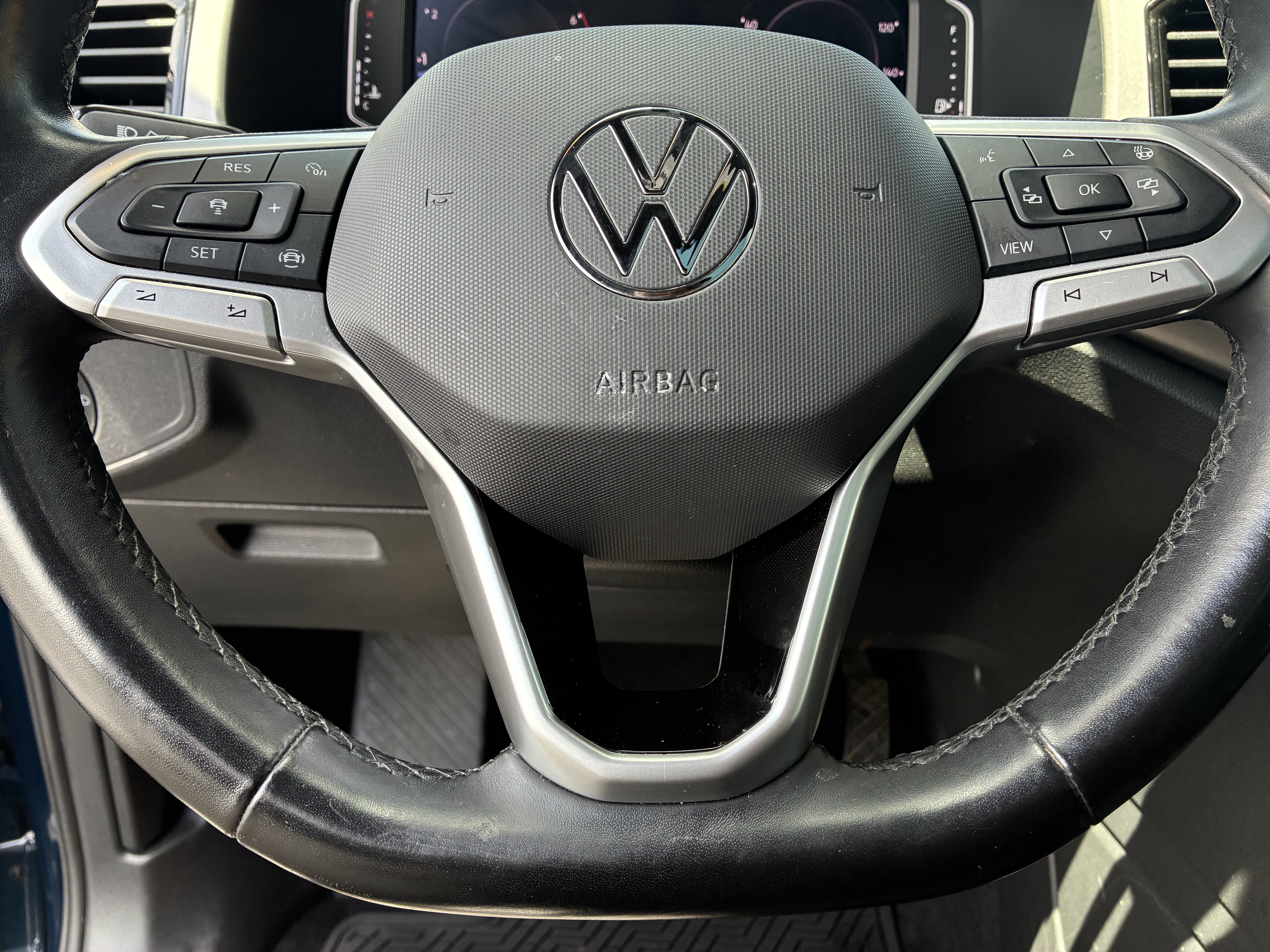 Used 2020 Volkswagen Atlas Cross Sport SEL FWD image 28