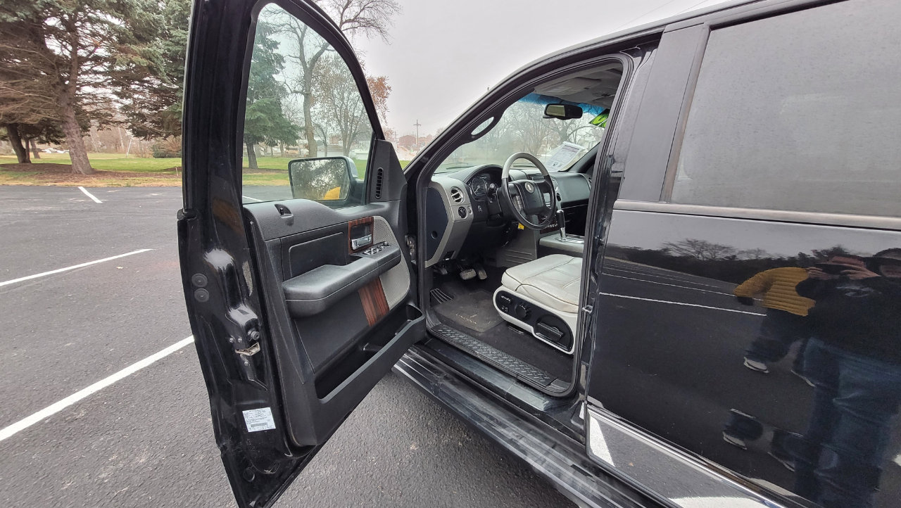 Used 2006 Lincoln Mark LT 4x4 image 10