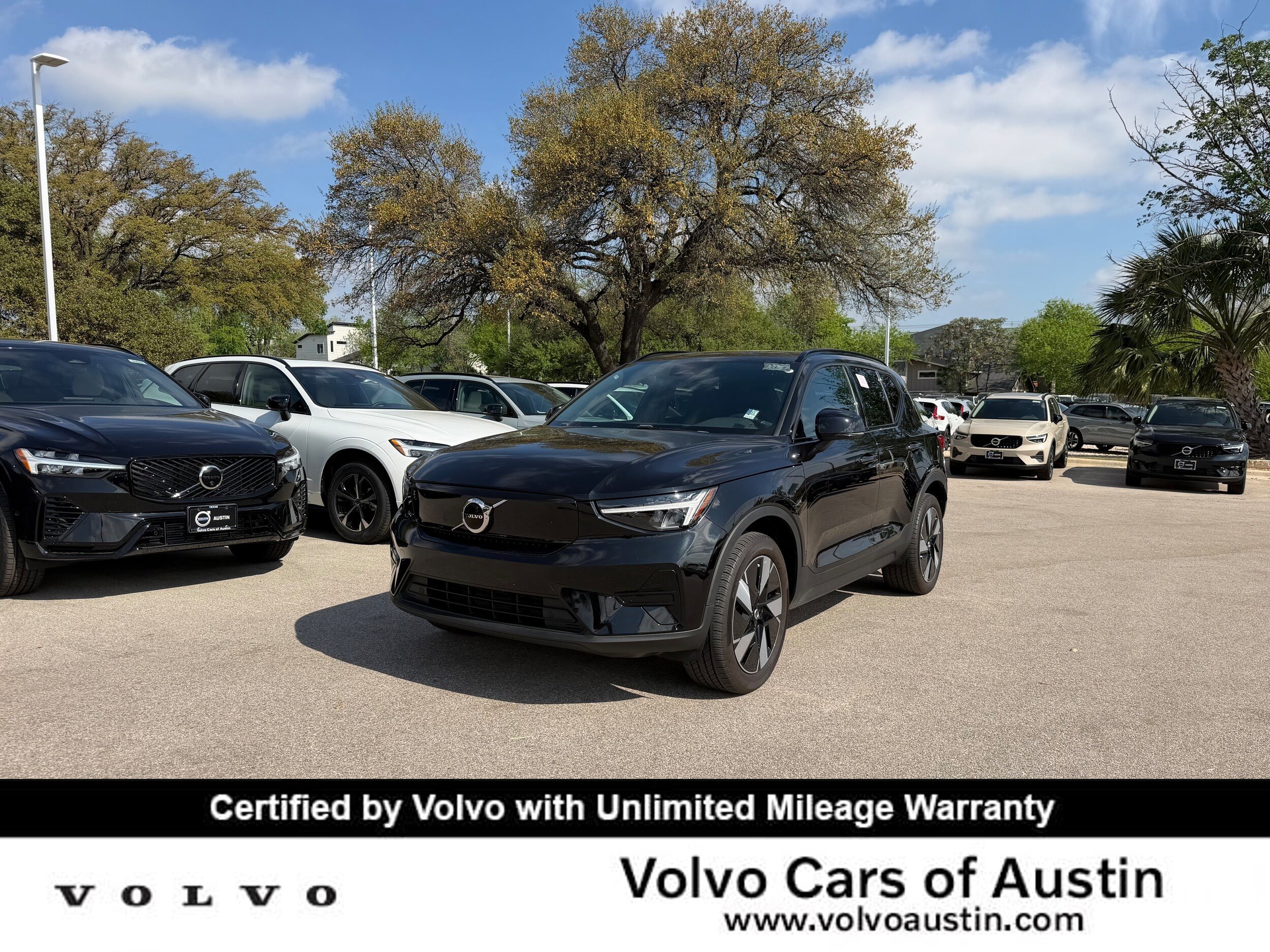 Certified 2024 Volvo XC40 B5 Core image 1