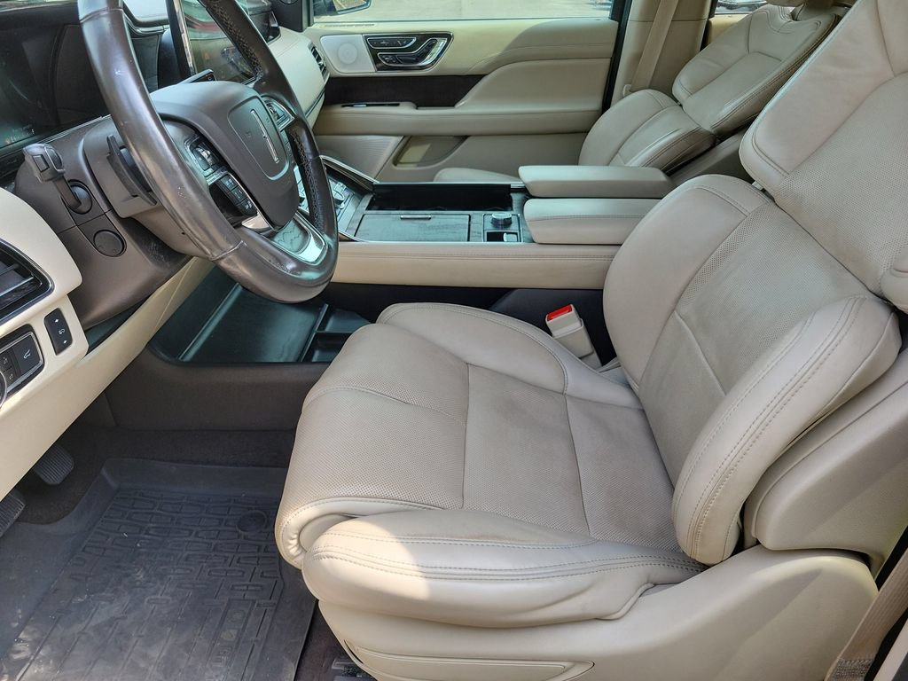 Used 2020 Lincoln Navigator L Reserve w/ Luxury Package AWD/4WD image 10