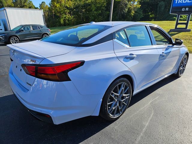 Used 2024 Nissan Altima 2.0 SR FWD image 8