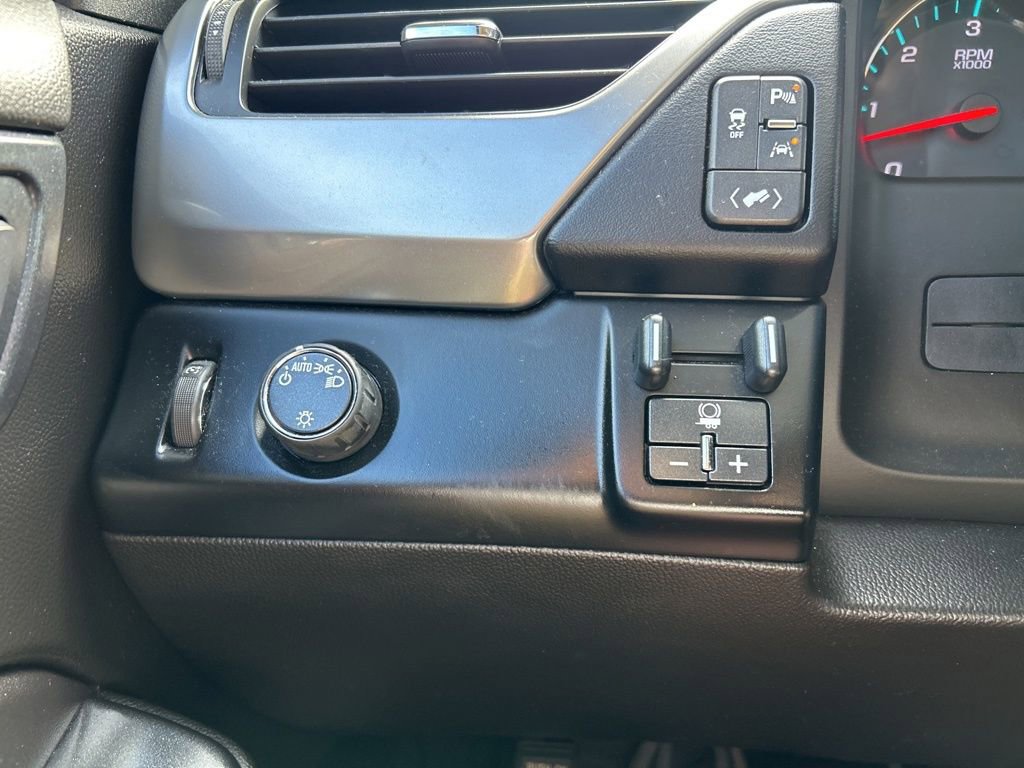 Used 2019 Chevrolet Tahoe LT w/ RST Edition image 30