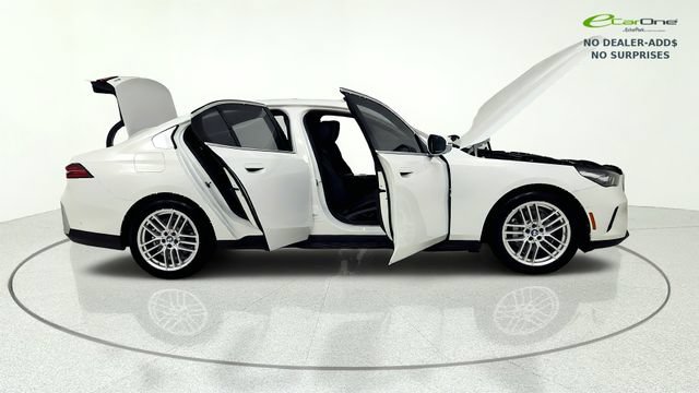 Used 2024 BMW 530i w/ Premium Package RWD image 20