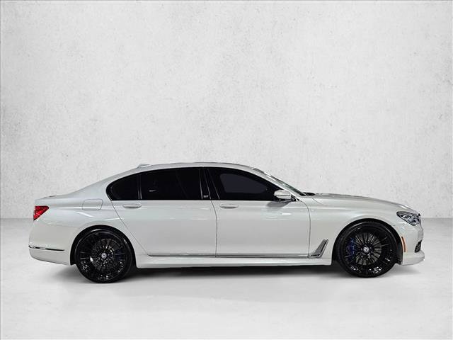 Used 2018 BMW ALPINA B7 xDrive AWD/4WD image 4