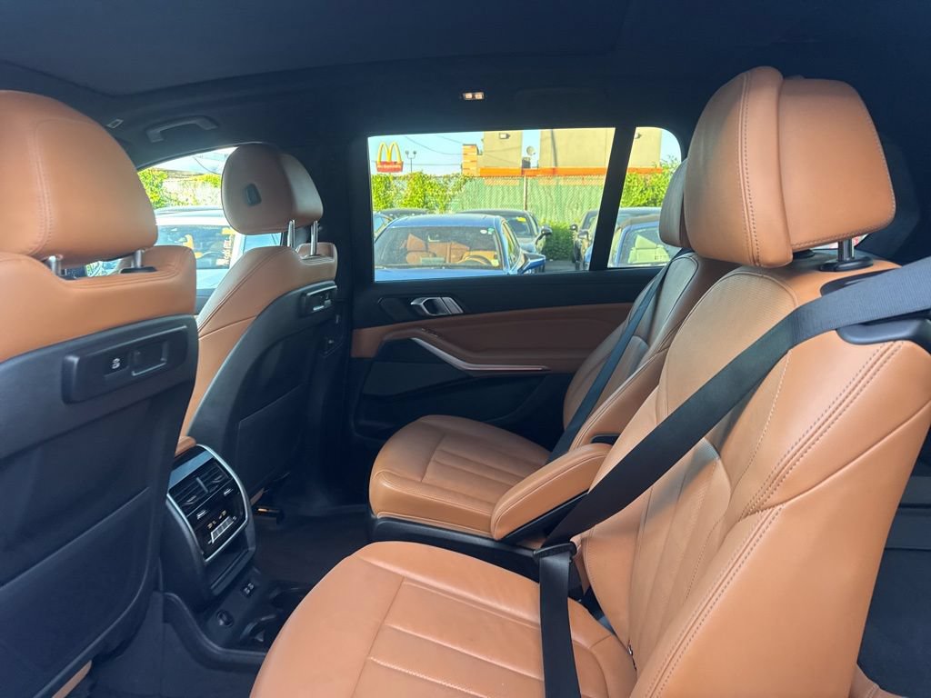 Used 2020 BMW X7 xDrive40i w/ M Sport Package AWD/4WD image 33