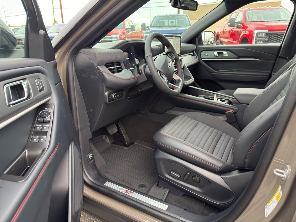 New 2026 Ford Explorer ST-Line w/ ST-Line Street Pack image 10
