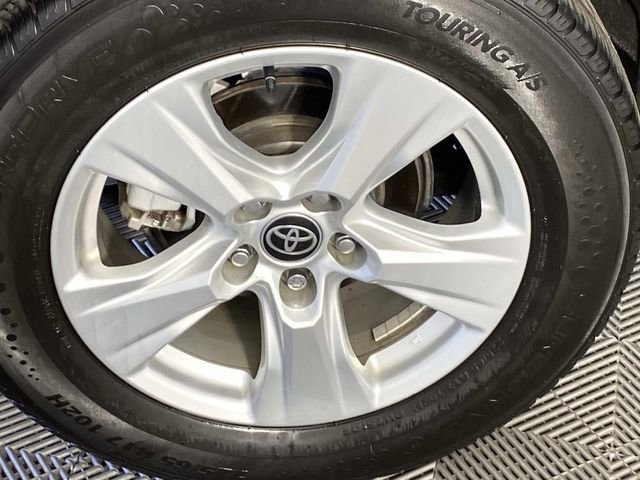 Used 2021 Toyota RAV4 XLE w/ Convenience Package image 29