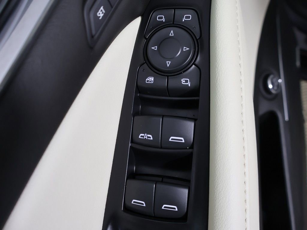 Used 2022 Buick Enclave Avenir w/ Avenir Technology Package image 44