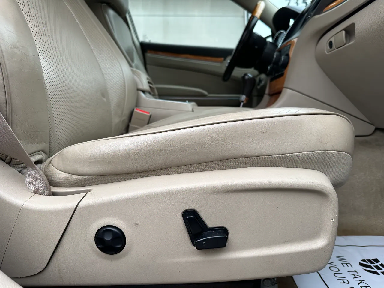 Used 2014 Chrysler 300 C RWD image 48