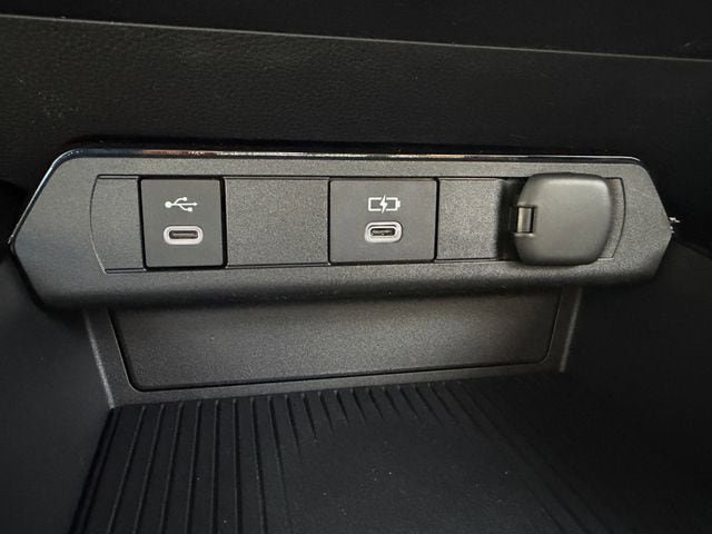 New 2026 Toyota Prius Plug-In Hybrid FWD image 21