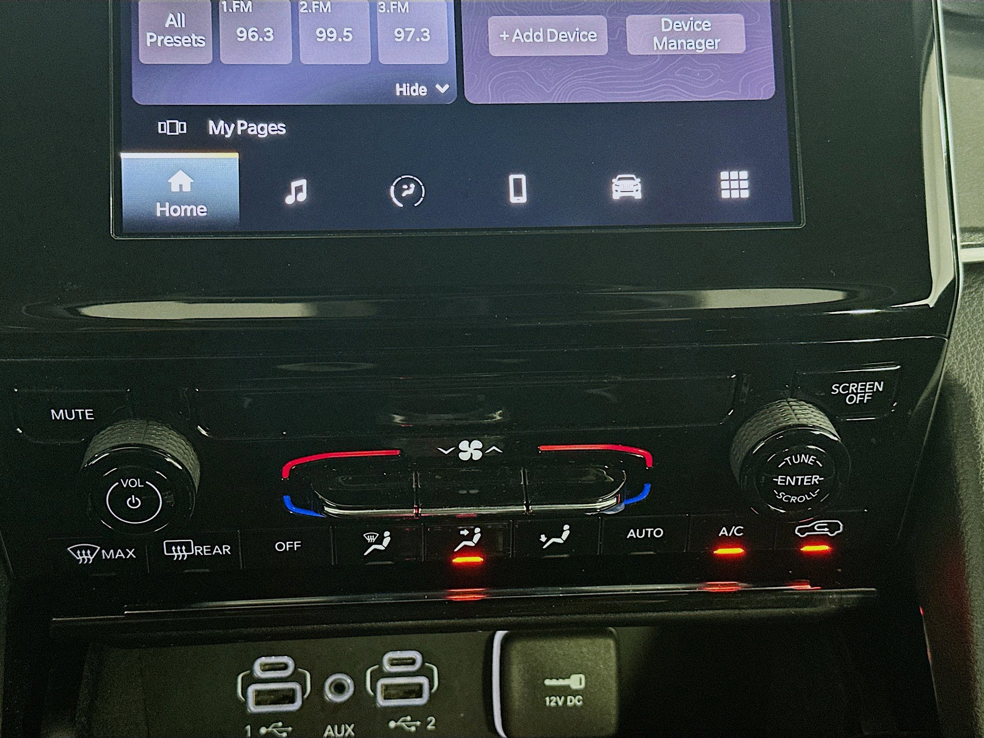 Used 2023 Jeep Grand Cherokee Laredo image 24