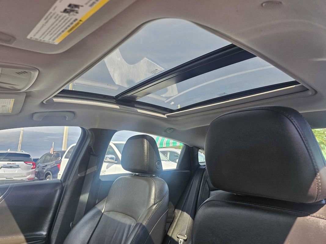 Used 2019 Chevrolet Malibu LT w/ Leather Package image 12