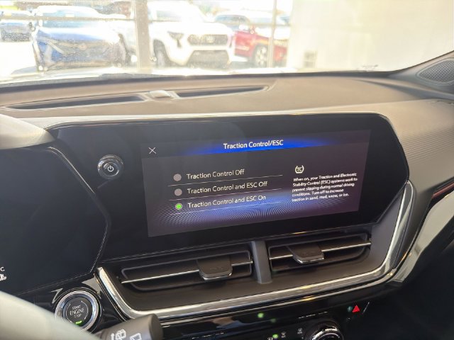 New 2026 Chevrolet Trax RS w/ Sunroof Package FWD image 28