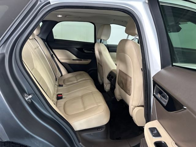 Used 2018 Jaguar F-PACE Prestige image 27