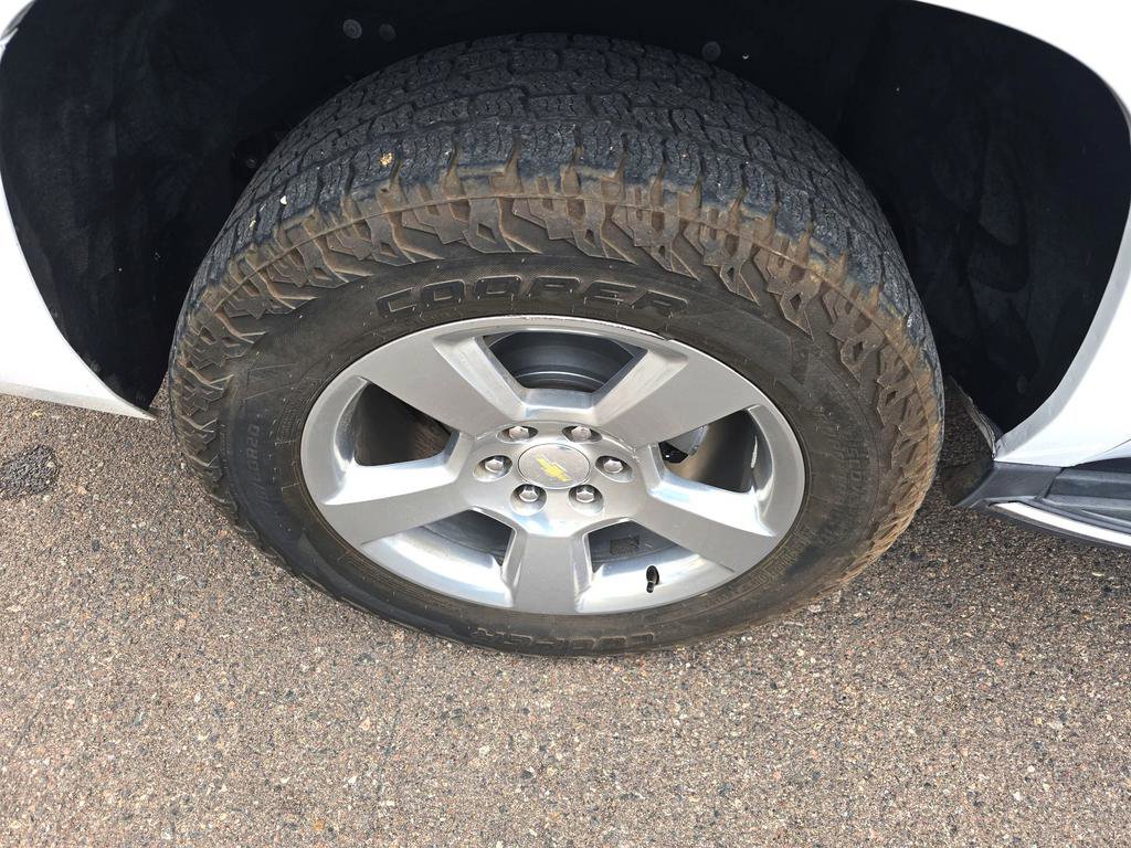 Used 2018 Chevrolet Suburban Premier image 36