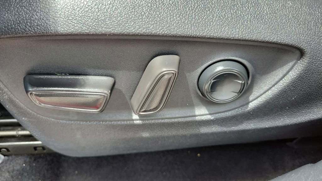 Used 2021 Toyota Highlander XSE image 17